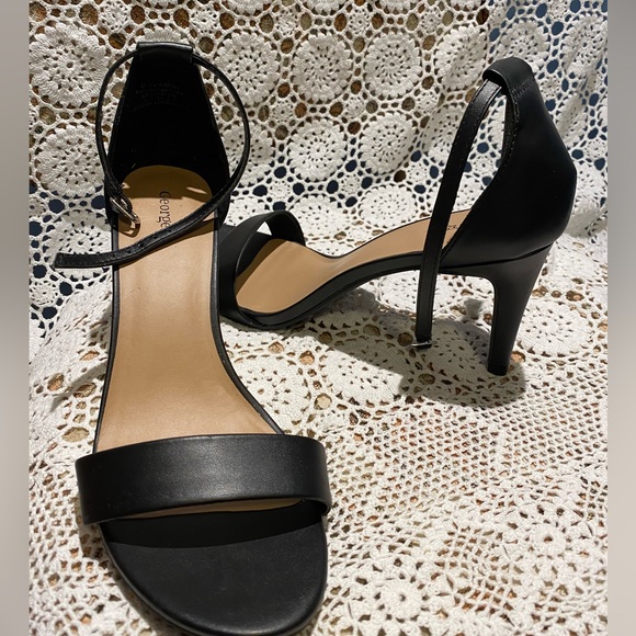 George Amanda Strap Heels - Picture 2 of 10